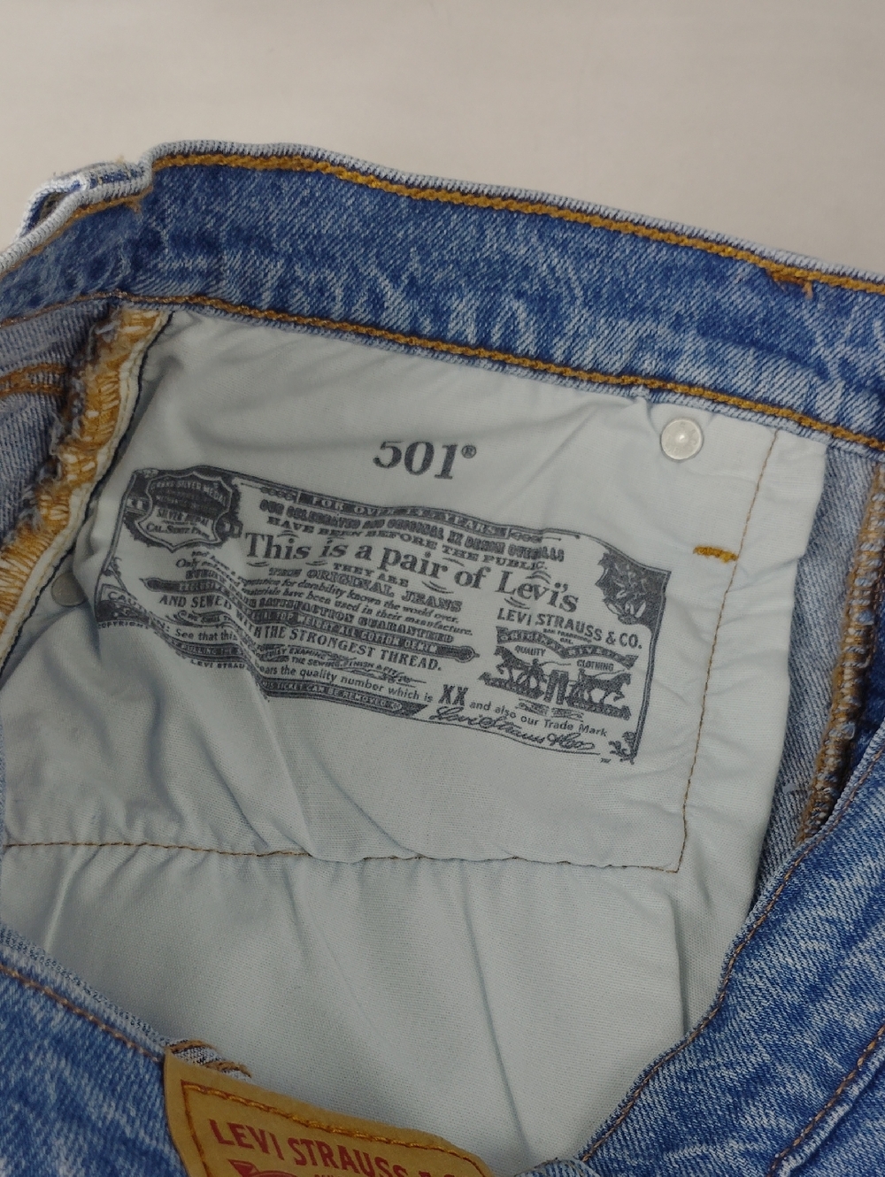 Levi's Women's Denim Shorts. - Picture 10 of 15